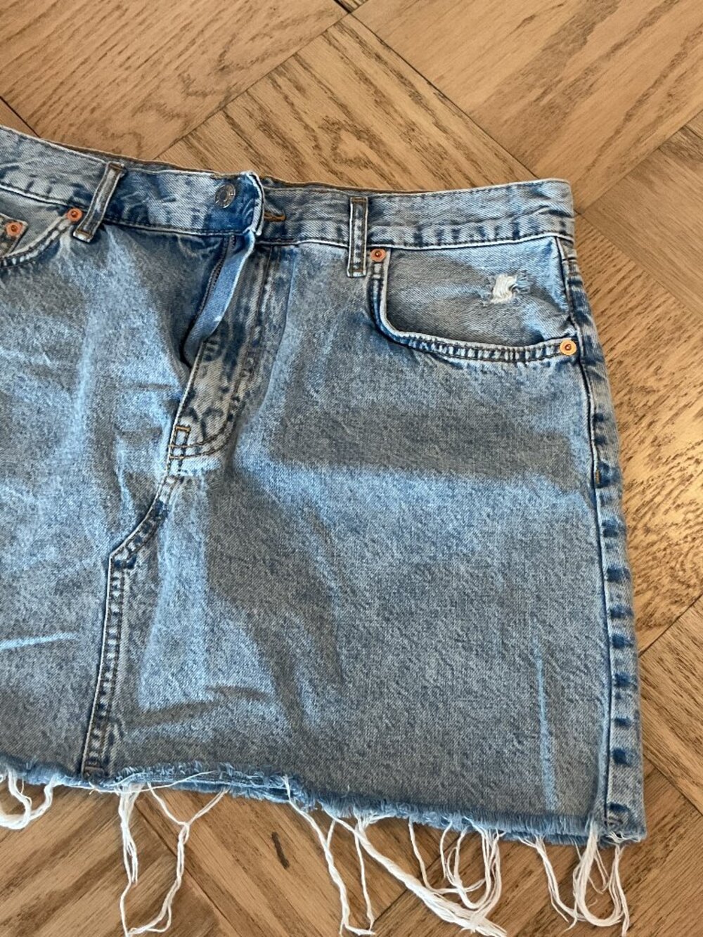 Mango Denim Mini Skirt Light Wash Frayed Hem Casual Chic. Size XL/12